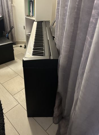 Pianoforte digitale YAMAHA P45 88 tasti pesati con mobile e accessori - Foto 5