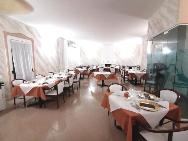 CUOCA/O PART TIME IN HOTEL - Foto 3