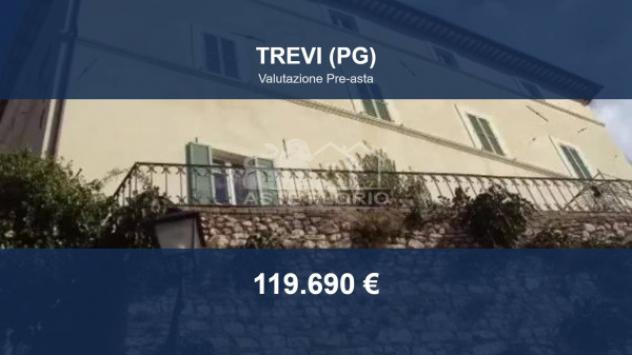 Immobile in asta di 105 m² con più di 5 locali in vendita a Trevi