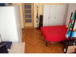 Affitto singola con balcone a ragazza lavoratrice