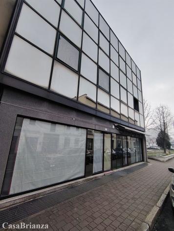 Lissone, bilocale parzialmente arredato, posto auto interno. - Foto 3