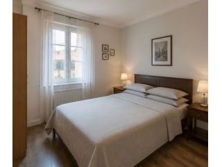 2LOCALI CON BALCONE-ISOLA M5
