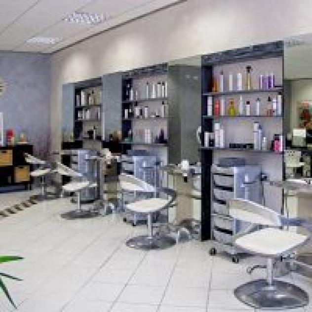 Lineamenti Parrucchieri Unisex