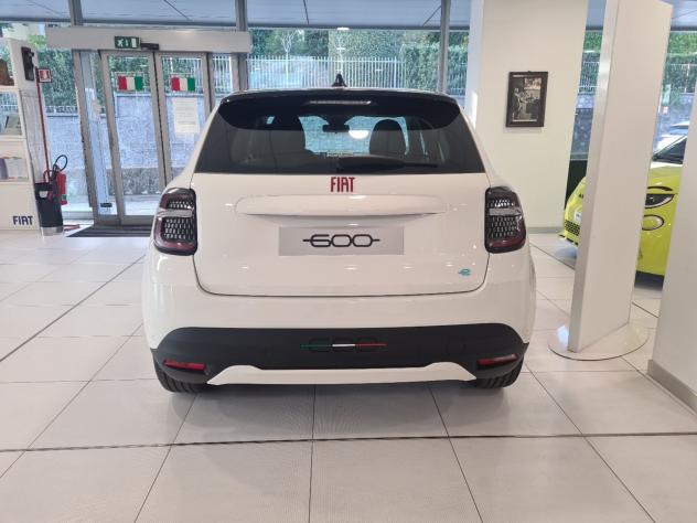 FIAT 600 1.2 Hybrid MHEV 100 Cv DCT - Foto 7