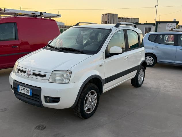 Fiat Panda 1.3 MJT 16V DPF 4x4 Climbing - Foto 2