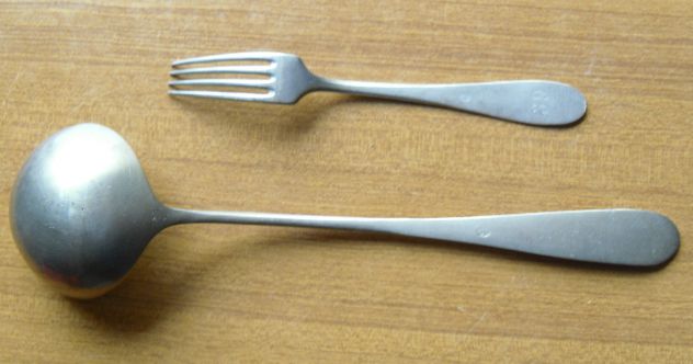 Vecchio mestolo e forchetta in ottone da collezione - - Foto 4
