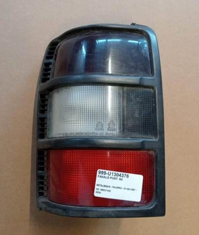 FANALE POST. SX 999-U1304376 Parti elettriche  Fanaleria  Proiettori  Fanalino comple MITSUBISHI - PAJERO - 01-09-1997 - 01-05-2000