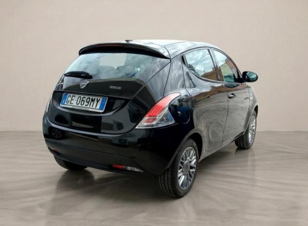 Lancia Ypsilon 1.0 Hybrid 70cv Gold - Foto 2
