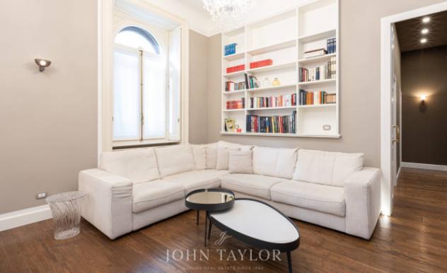 Appartamento di 150 m² con 5 locali in vendita a Milano
