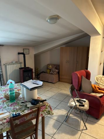 Mansarda ristrutturata con terrazzo in zona centrale - Foto 4