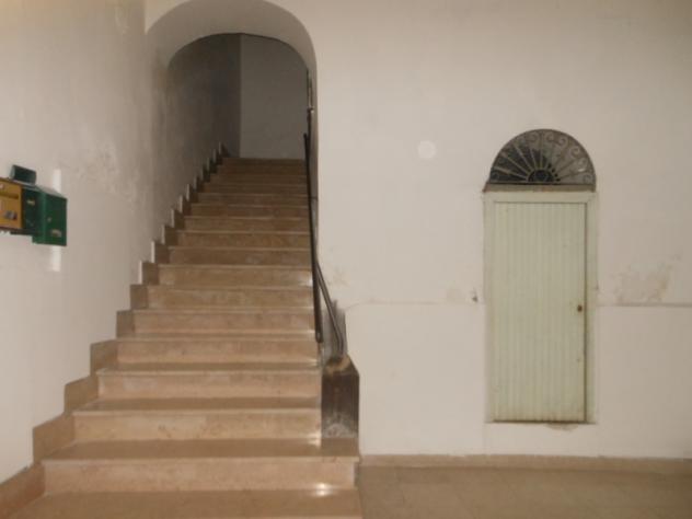 1808/TEANO Appartamento al secondo piano di mq 130 in antico palazzo al centro di Teano