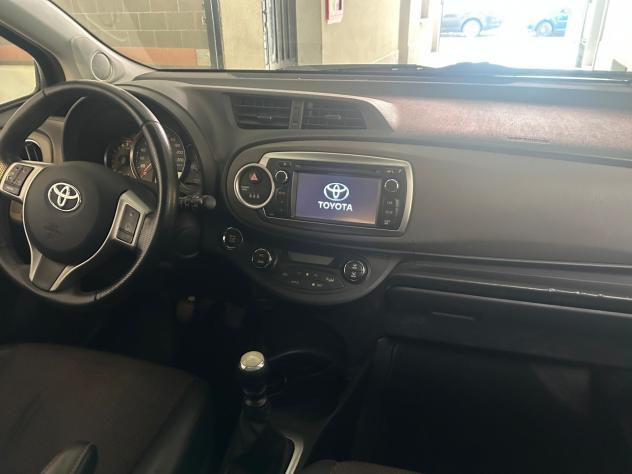 Toyota Yaris 1.3 5 porte Lounge - Foto 7