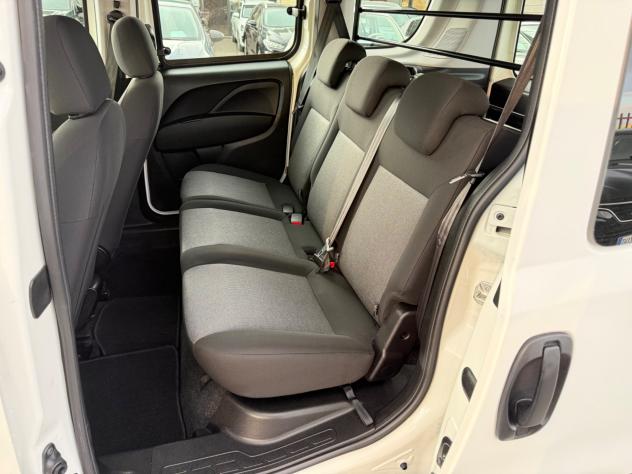 Fiat Doblo 1.6 MJT 90CV S&S PC Combi Lounge - Foto 9