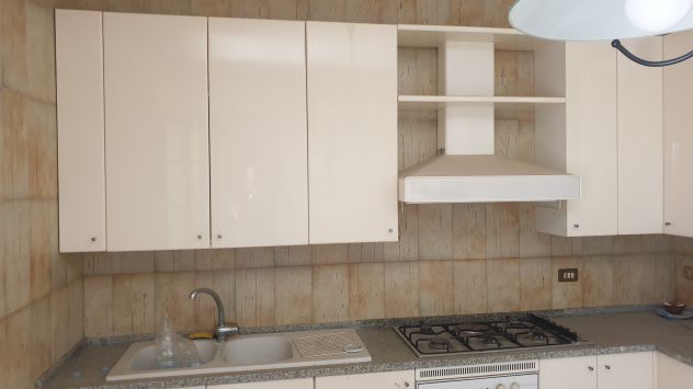 cucina completa di forno frigorifero tavolo sedie - Foto 2