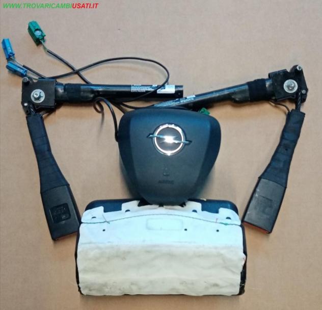 DISPOSITIVO AIRBAG LATO GUIDA VOLANTE SPINA NERA. PASS.SP.NERA 2 PRET. ABBINATO A CRUSCOTTO  Carrozzeria  Sicurezza  Airbag  Air-bag guidatore OPEL -