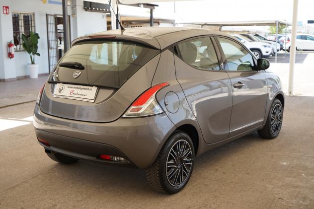 Lancia Ypsilon 1.2 69 CV GPL Gold - Foto 4