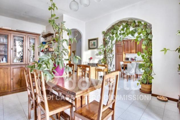 Villa di 150 m² con 5 locali e posto auto in vendita a Luvinate