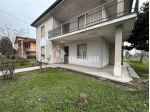 Casa indipendente con giardino
