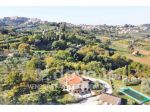 Rustico / Casale di 1050 m² con più di 5 locali e posto auto in vendita a M &hellip;