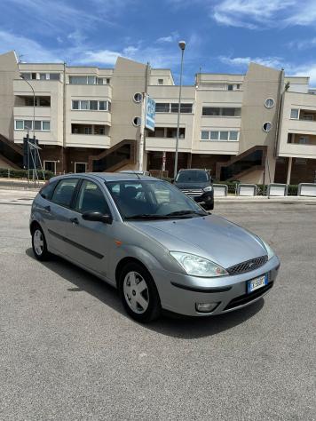Ford Focus 1.8 TDCi (100CV) cat 5p. Ambiente - Foto 5