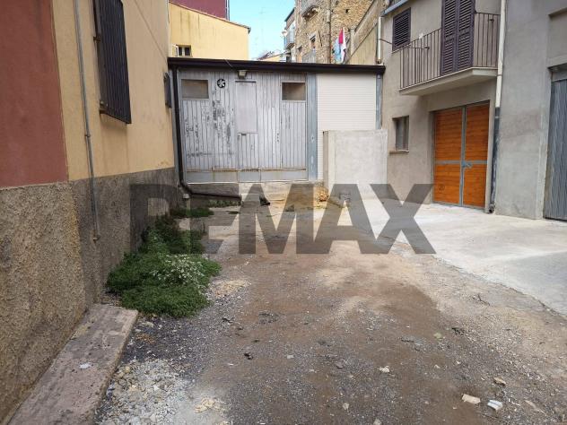 Magazzino in vendita a Caltagirone