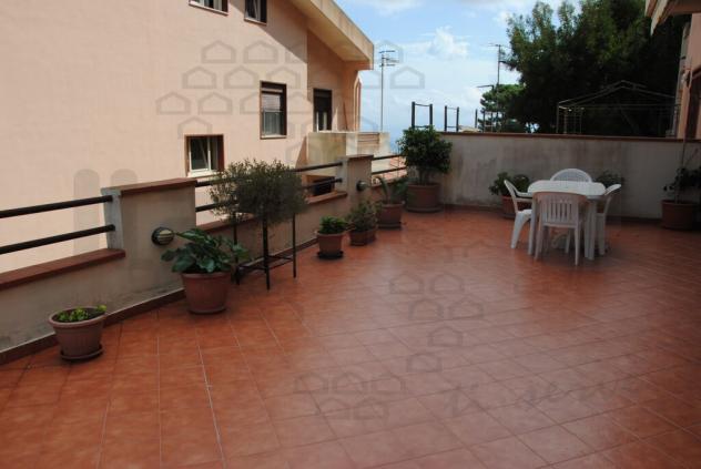 APPARTAMENTO di 3 vani e di 101 mq (MESSINA) rif. 2vs18006