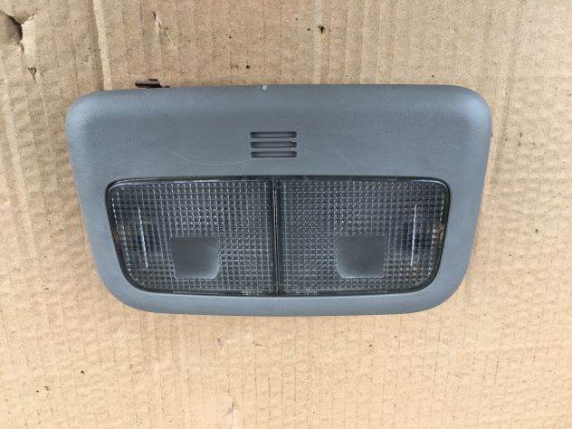 Plafoniera / luce di cortesia abitacolo Toyota YARIS D4D anno 2010