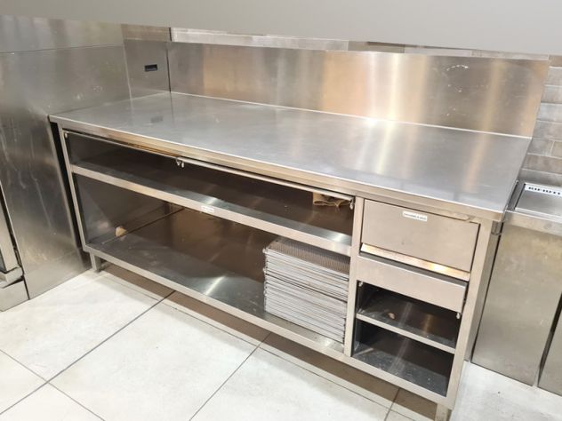 tavolo inox da lavoro con alzatina usato