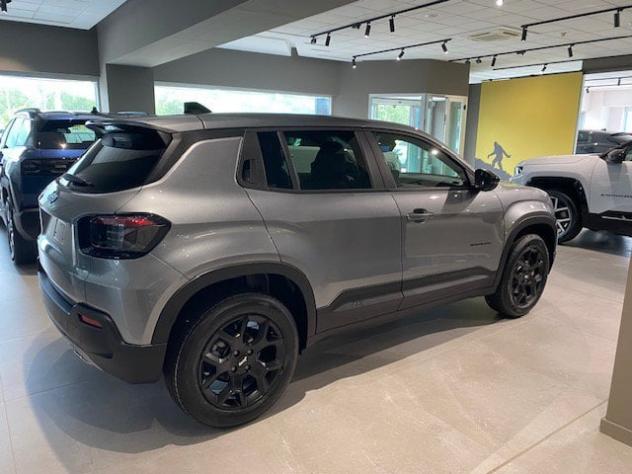 Jeep Avenger e-Hybrid 1.2 MHEV e-Hybrid Turbo Black Edition - Foto 10