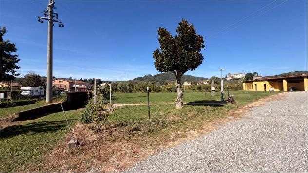 Fattoria LUCCA - Lucca, Moriano – Ampia Proprietà Agricola con Casale, Capanna e 1,6 Ettari di Terreno