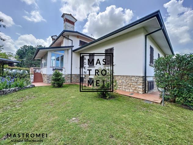 VILLA di 10 vani e di 450 mq (UZZANO) rif. 3458