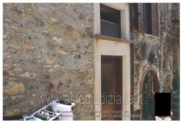 IMMOBILI-IMMOBILE RESIDENZIALE-via Giordano n° 44 e 46