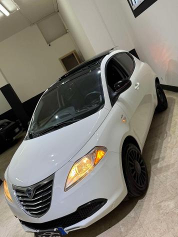 Lancia Ypsilon 1.2 69 CV london Paris - Foto 5