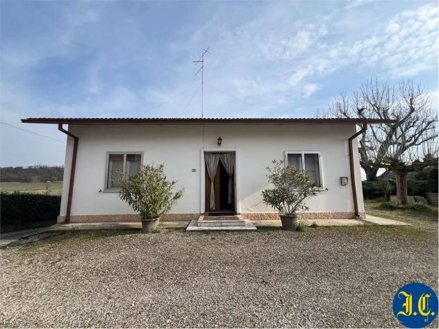 V005397 - CUSTOZA - VILLA SINGOLA CON AMPIO VERDE PRIVATO. - Foto 4