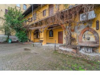 BILOCALE ARREDATO IN CORTE