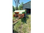 Vendesi attrezzatura agricola per fieno e paglia.