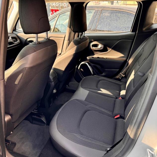Jeep Renegade 2.0 Mjt 140CV 4WD Active Drive Limited - Foto 9