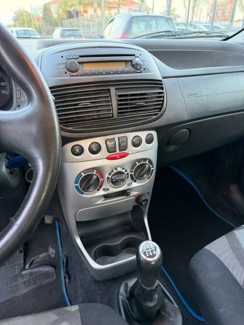 Fiat Punto 1.3 Multijet 16V 3 porte Dynamic - Foto 9