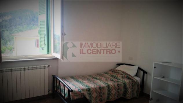 Porzione di bifamiliare con garage e giardino - Foto 2
