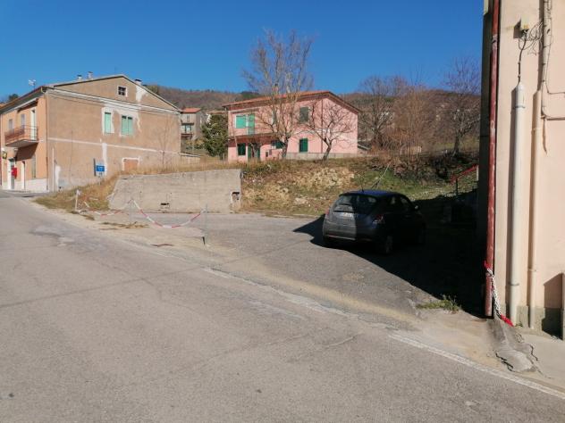 Nel paese storico di Selvena; dove si trovano negozi di prima necessita una banca e la posta; a 20 KM dal Monte Amiata, 8 Km da Castell'Azzara, 23 dal - Foto 3