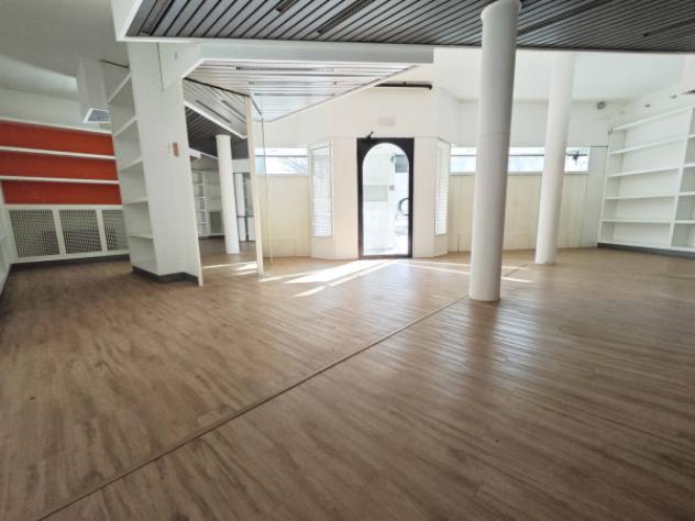 Immobile di 214 m² con 2 locali in affitto a Vicenza - Foto 4