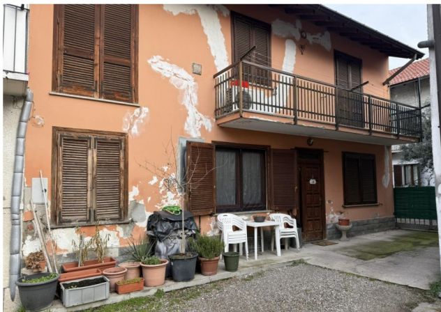 ASTA: Busto Arsizio (VA), frazione Borsano, in via Pavia abitazione su 2 livelli - Foto 3