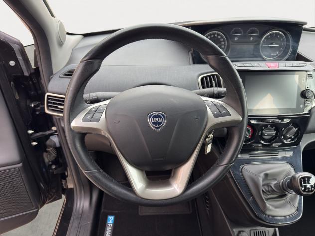 Lancia Ypsilon 1.0 FireFly 5 porte Hybrid Gold - 2023 - Foto 10