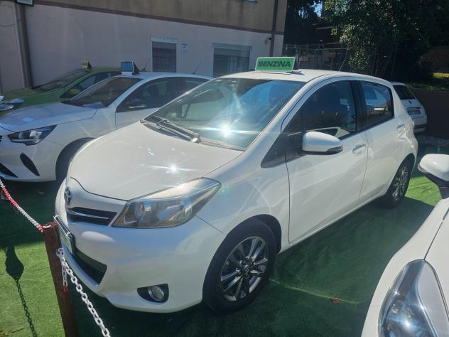 Toyota Yaris 1.0 5 porte Lounge - Foto 4