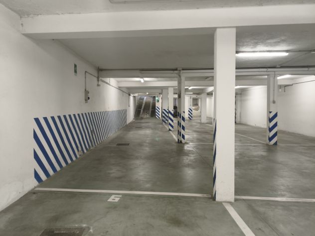posti auto via tiepolo