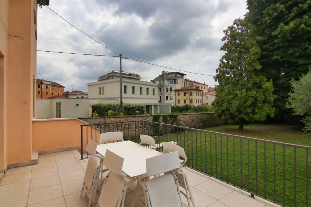 Thiene, dove lo specchio rivela la villa più bella - Foto 18