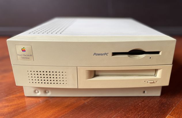 Apple Power Macintosh 7100/66 AV - Foto 2