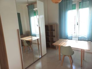 Camera per studentessa -  comoda a facoltà e Sant'Orsola