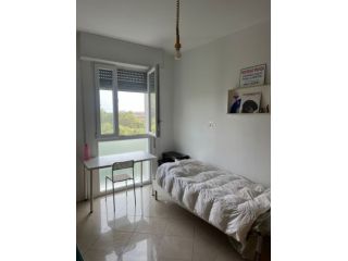 Posto letto in stanza doppia Milano zona Romolo