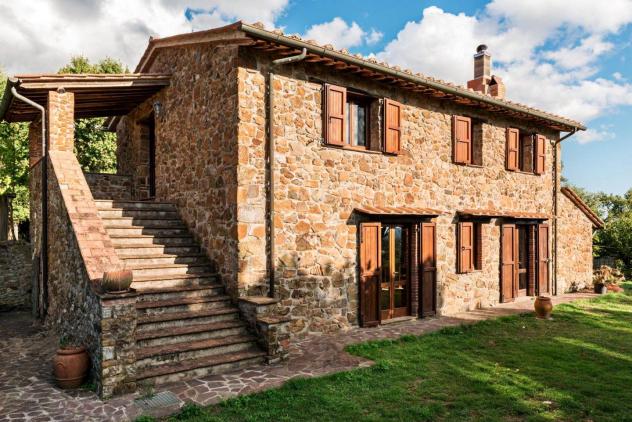 Rustico casale in Vendita in zona PRATA con giardino